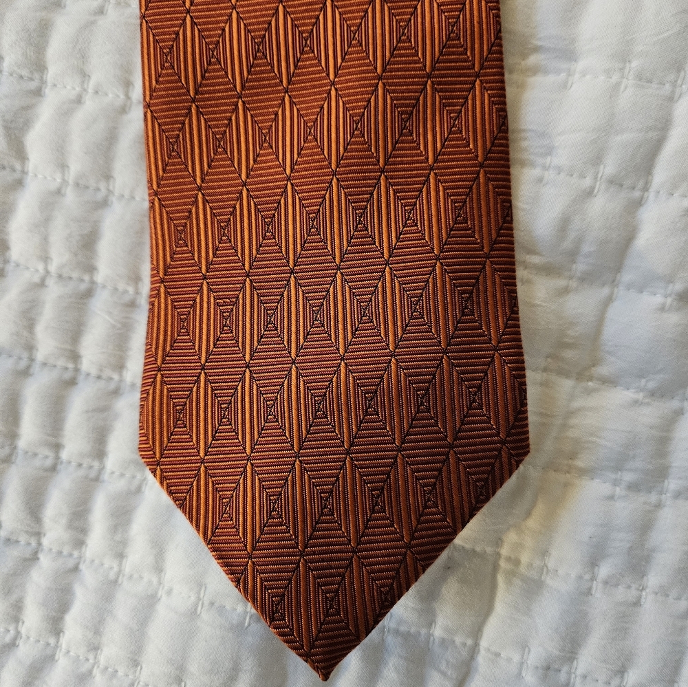 Three Geoffrey Beene Silk Ties - Picture 4 of 5